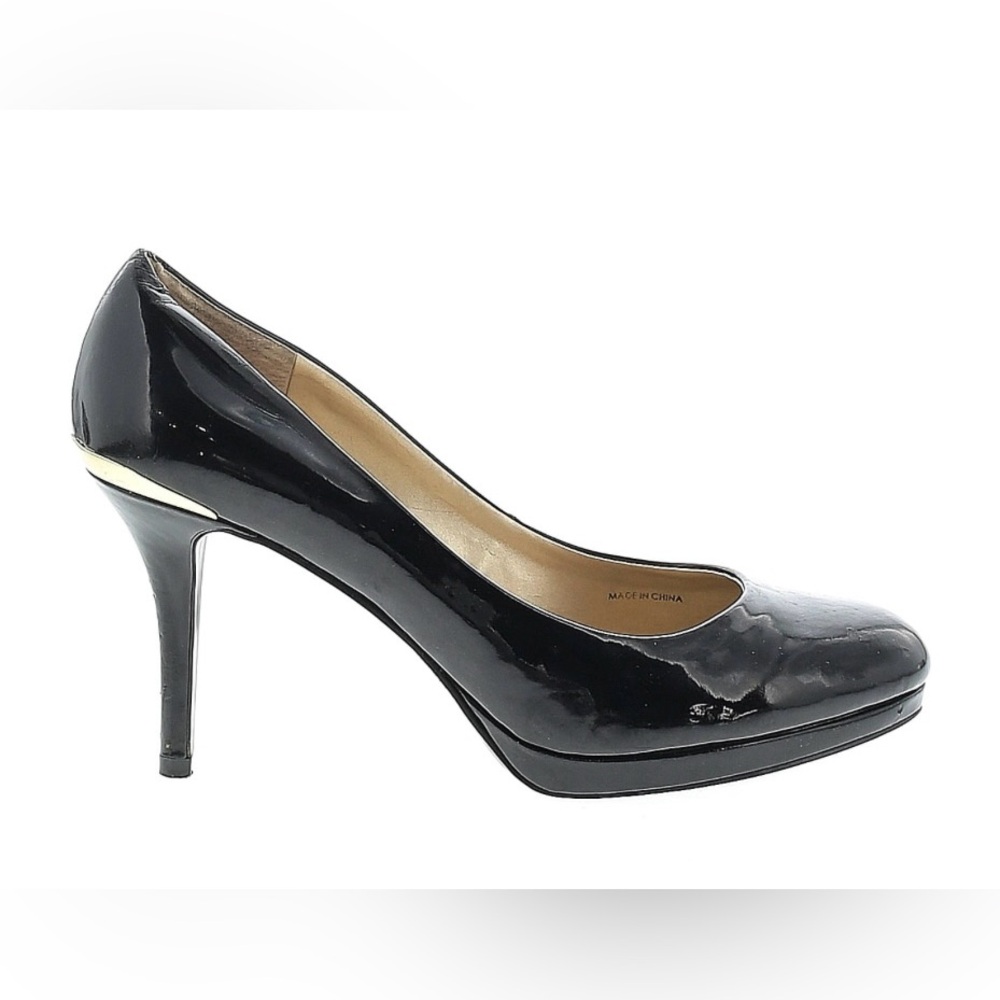 Tahari Wilma black patent heels size 8M